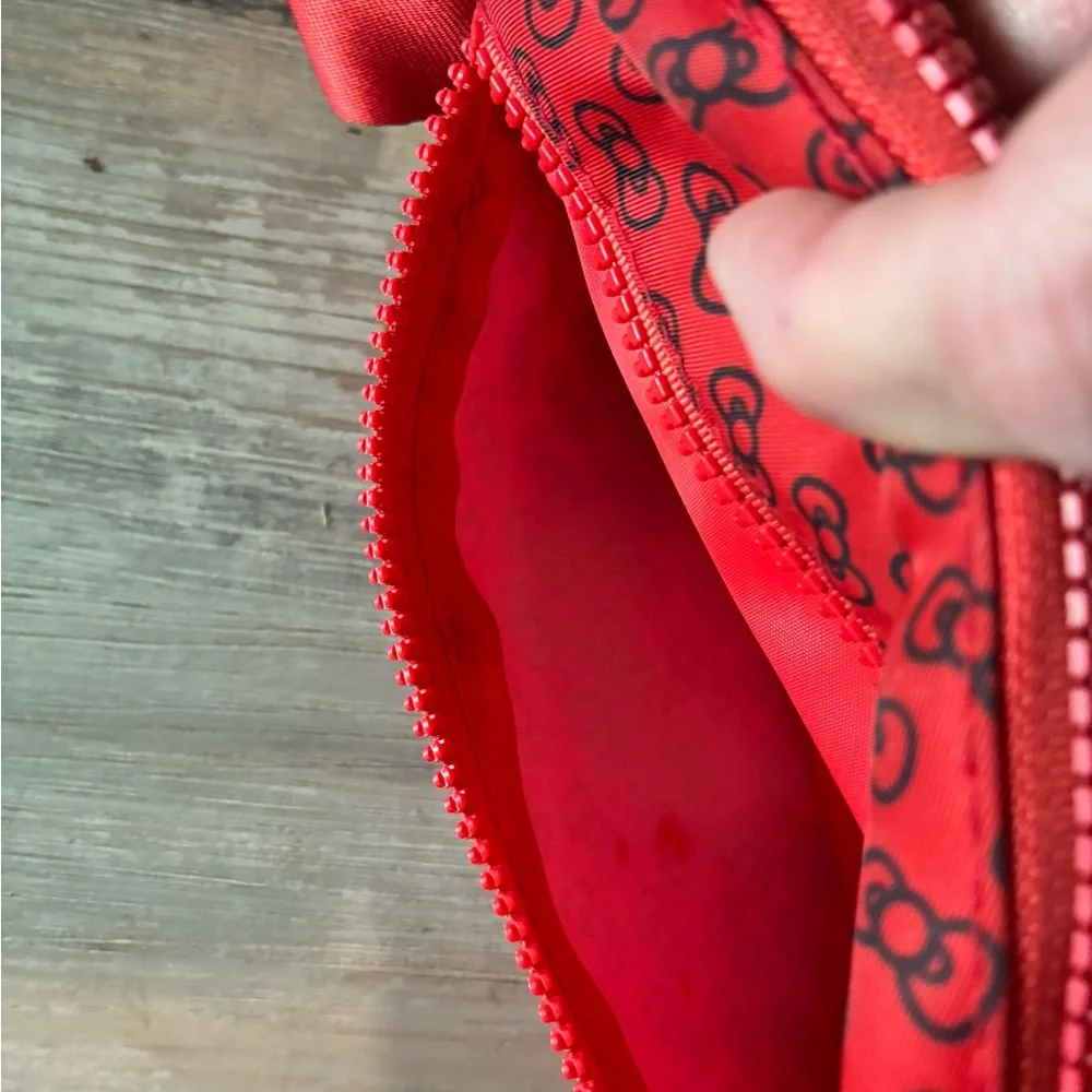 Hello Kitty Red Fanny pack - Picture 5 of 8